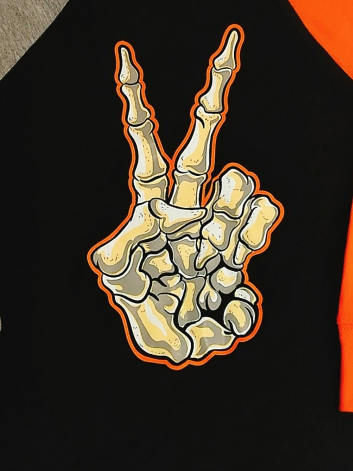 Camiseta negra Skeleton Peace Halloween para niños brilla en la oscuridad Foto 2 de 2