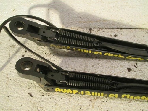 Pair of Windshield Wiper Arms for 2001 Chevrolet Monte Carlo - Picture 4 of 12