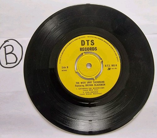 Mick Urry His Showband Featuring Brenda Blackman Used Vinyl Record (Signed) - Picture 2 of 4
