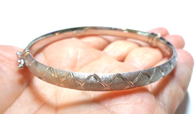 Sterling 925 Stamped, ATI Signed, Made in Thailand, 8.8 grams, Diamond Cut Vinta
