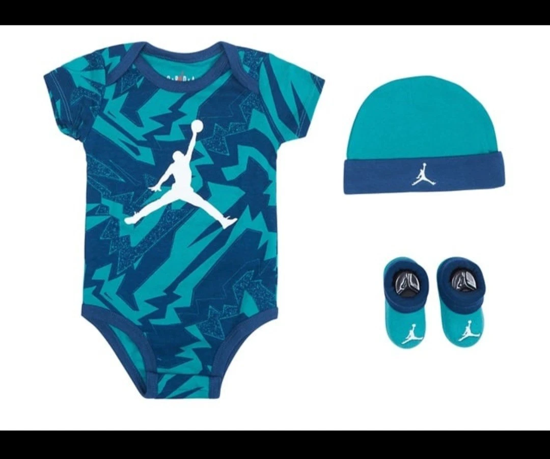 3 Piece Nike Jordan Baby Outfit / Gift Set, Size 0-6 Months, Booties Hat, B6
Opens in a new window o