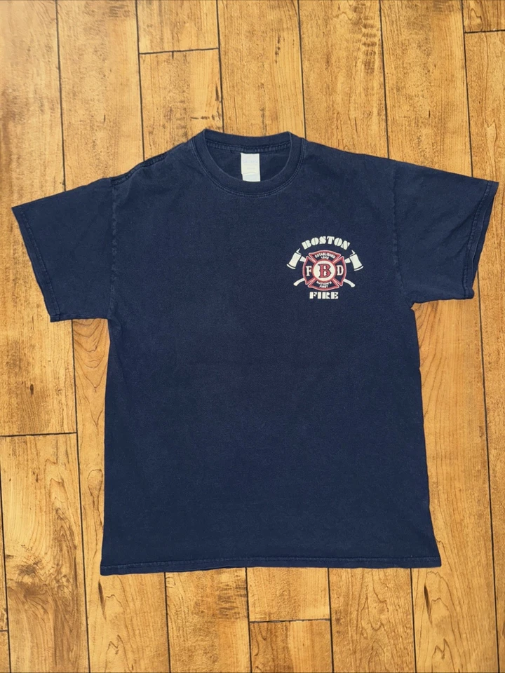 Camiseta Gráfica Vintage Departamento de Bomberos de Boston Azul Marino Grande 19x25 Bombero Foto 3 de 4