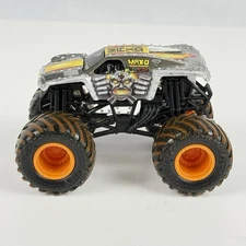 Monster Jam Max D Spin Master Diecast Truck 1:64 BKT Orange Muddy Wheels