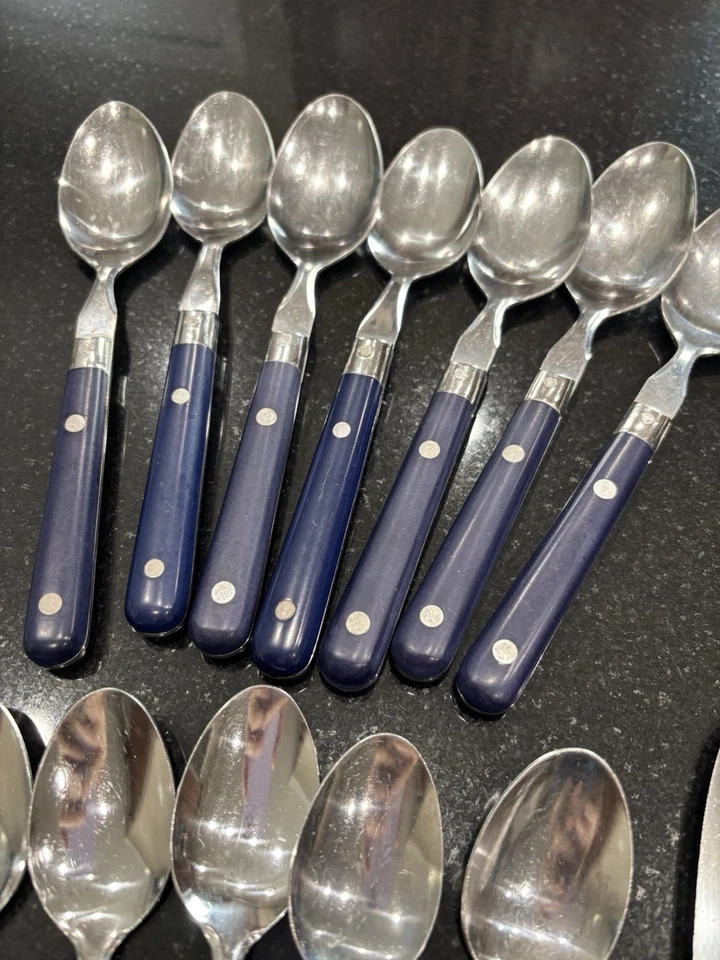 Cubiertos de acero inoxidable WF Mardi Gras asas remachadas azules 32 piezas de acero inoxidable Foto 4 de 4