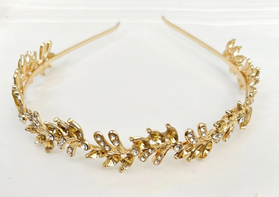 Diadema/tiara nupcial de oro amarillo de 18 quilates con diamantes talla brillante para mujer 1 pieza Foto 2 de 4