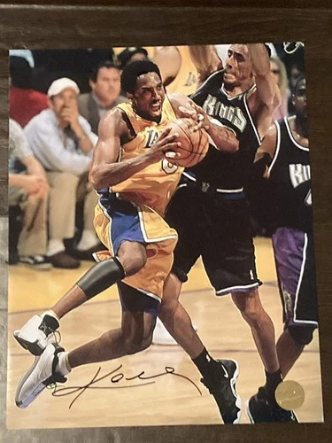 Kobe Bryant Autographed Signed 8x10  photo “Lakers” HOF,  With COA