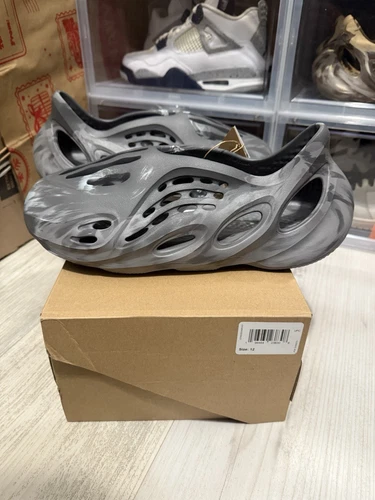 Taglia 12 Yeezy Foam Runner Mx Granito ID4931