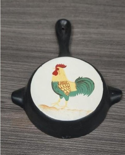 Vtg Cast Iron Small Pan Skillet Ashtray Rooster clean kitchen hanger decor *BB