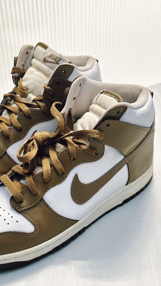 2010 Nike Dunk High Ostrich Pack "Beige Kelp" in US11 - Image 2 of 4