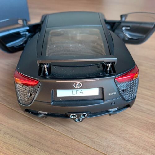 Modellino auto Lexus LFA nero opaco scala 1/18 Autoart danni minori nuovo - Foto 6 di 8