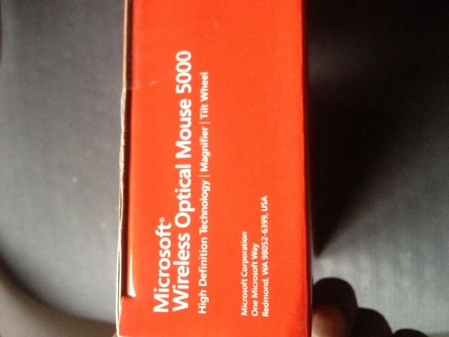 Microsoft Wireless Optical Mouse 5000 (M03-00083) - Image 3 of 4