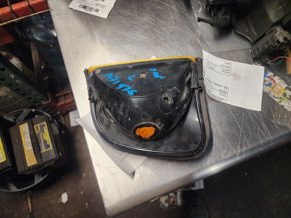 Driver Corner/Park Light Park Lamp-turn Signal Fits 03-07 FORD E150 VAN 644931 - Изображение 2 из 4