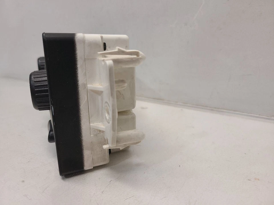 Chevrolet Silverado 2500 2005-06 control de temperatura - manual con aire acondicionado y descongelación trasera Foto 3 de 4