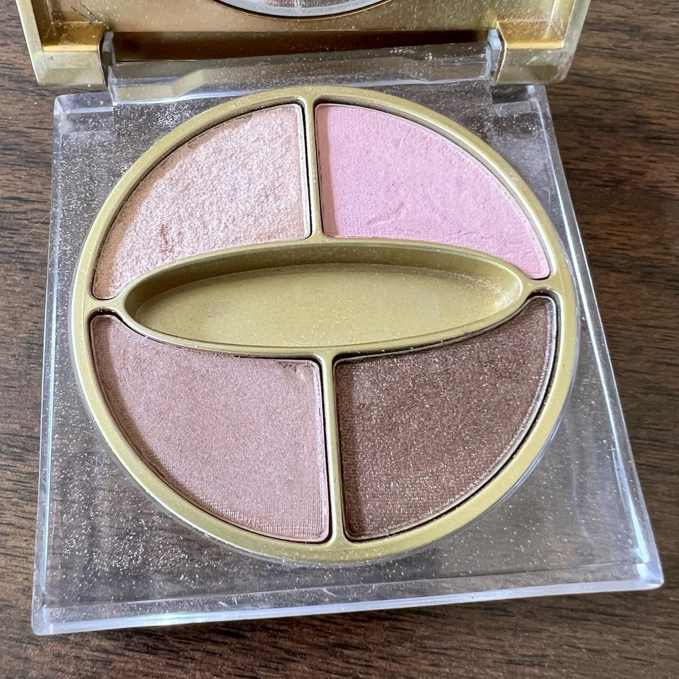 Guerlain Divinora Eyeshadow Quad Touche de Beige 240 New Old Stock - Image 3 of 3