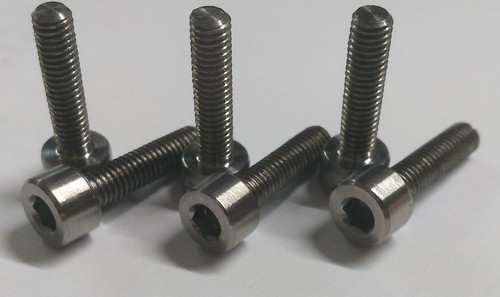 10 x Titan Schrauben / Titanium Grade 2 screws DIN 912 M5 x 20 - 第 1/1 張圖片
