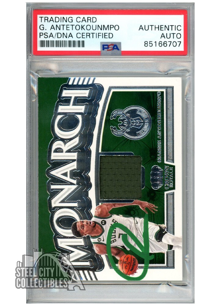 Giannis Antetokounmpo 22-23 Panini Crown Royale Auto Jersey Card #MM-GNA PSA/DNA
