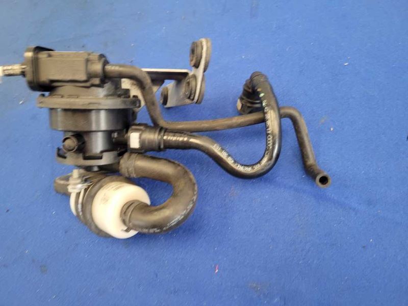 2014 Audi R8 V10 Coupe Fuel Vapor Charcoal Canister Leak Diagnosis Pump 2136