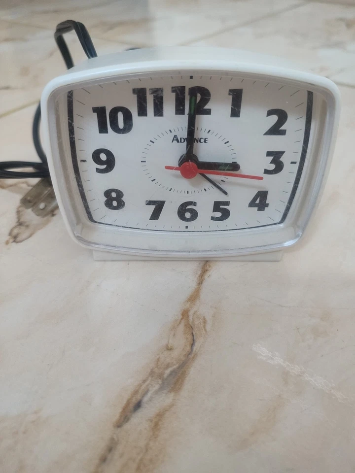 Retro 70s Equity Electric Analog Alarm Clock Model 33100 - Image 2 of 4