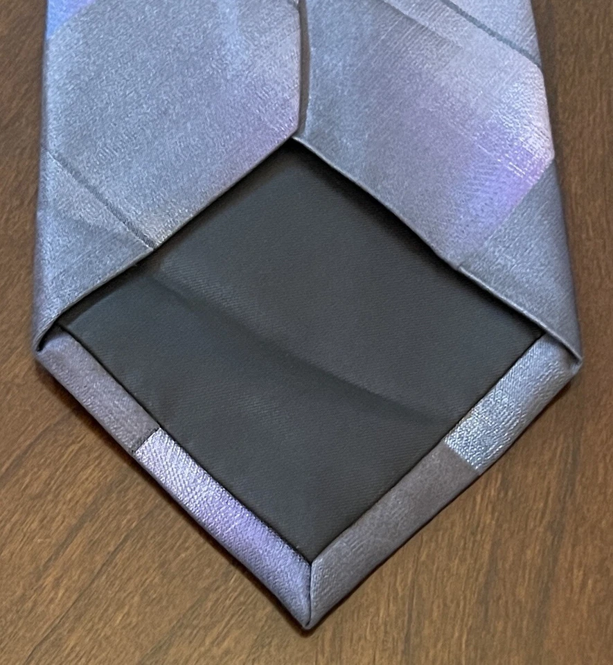 Kenneth Cole Reaction Purple 100% Silk Men’s Neck Tie Made In China - Image 2 of 4