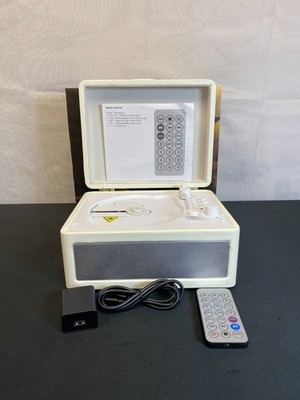 Yinhing White Built-In Speakers Bluetooth Portable CD Player With Remote Control