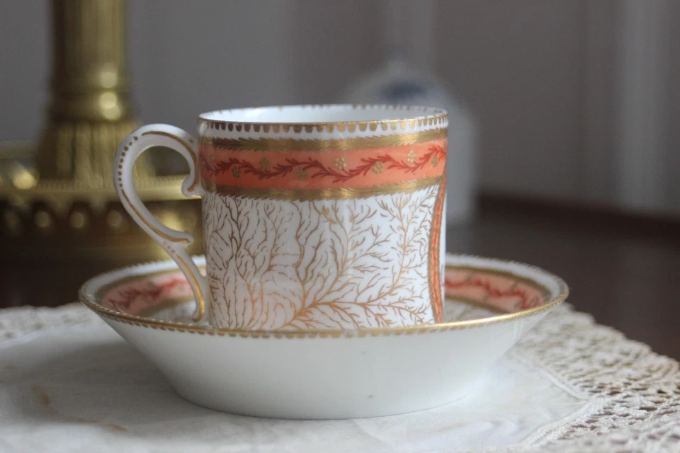 Tasse, sous-tasse litron porcelaine Paris manufacture de la Reine, rue Thiroux - Photo 4/4