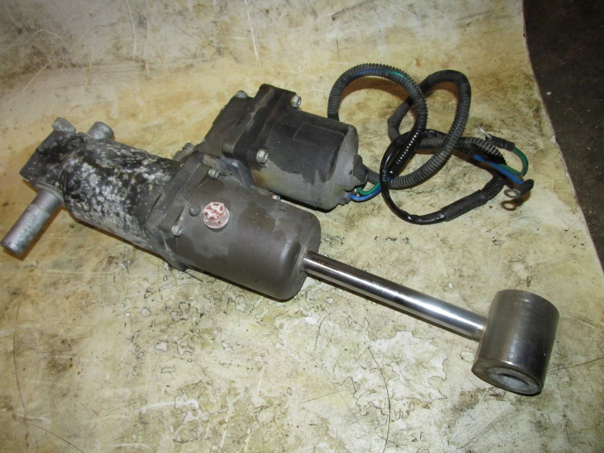 Suzuki DF90 90hp 4 Stroke Outboard Tilt trim unit (48400) | eBay