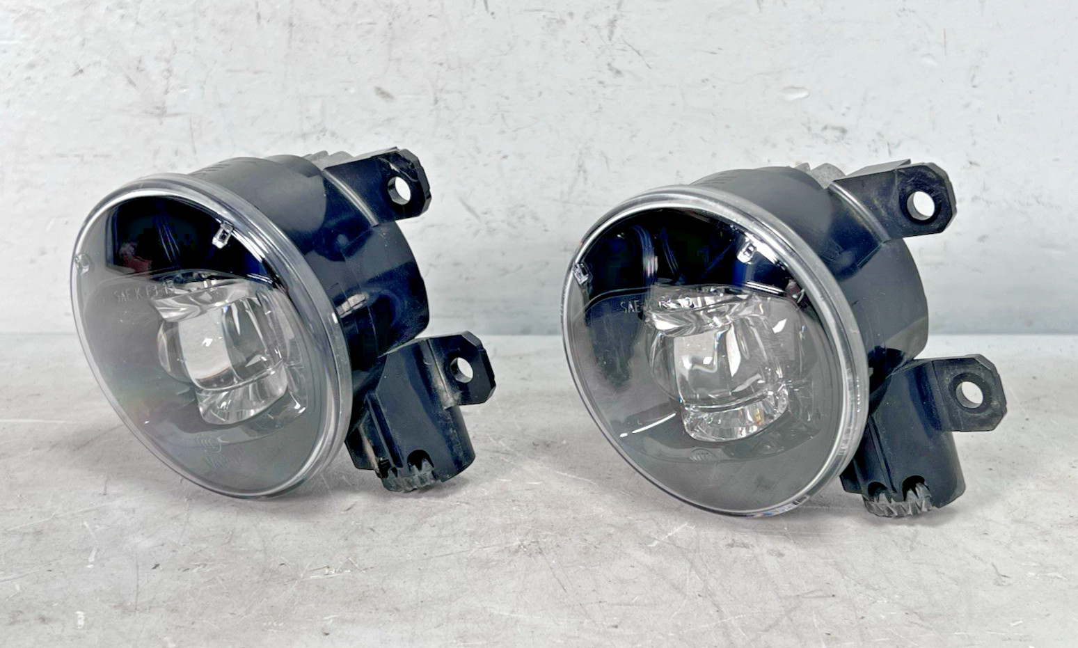 Maserati Levante 2023-2025 Fog light sets Pair P/N 90092347
