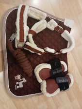 Reitset aus Halfter mit Strick, Schabracke, Gamaschen, Gerte, rot gebraucht