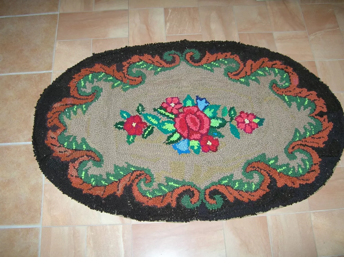 Hook and outlet loop rug