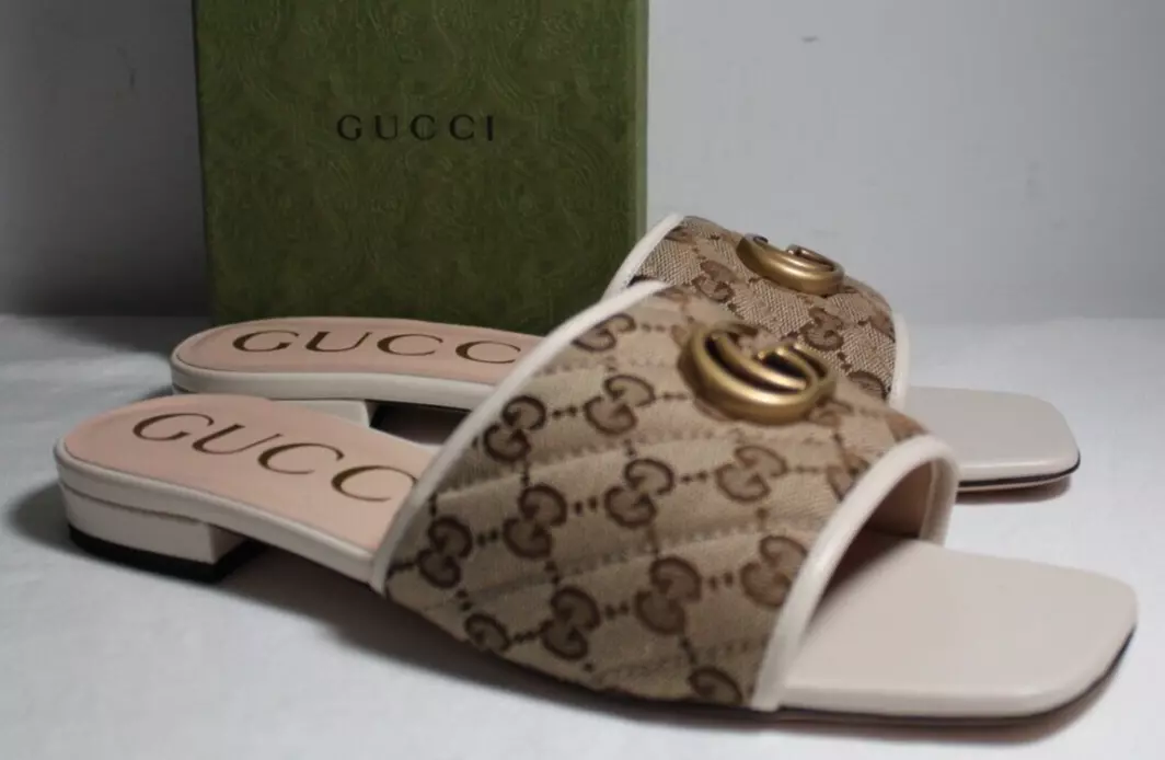 Sandales plates à glissière blanches Gucci GG Supreme Marmont ébène mystique 41 619893 neuves avec étiquettes