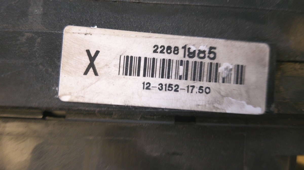 2003 PONTIAC GRAND AM ENGINE FUSE BOX 22681985