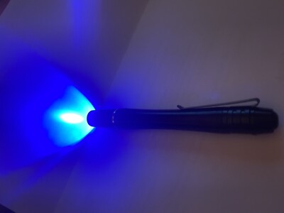 Golfbälle im Dunkeln finden - STIFTFORM UV FACKEL kostenlose Batterien 395NM