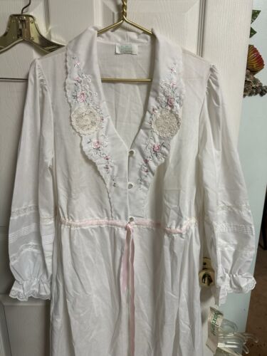 Pinehurst Morgenmantel Dessous Peignoir Vintage 60er Jahre mittelgroße Flecken rosa Spitze Blumen Kleid neu mit Etikett - Bild 2 von 12