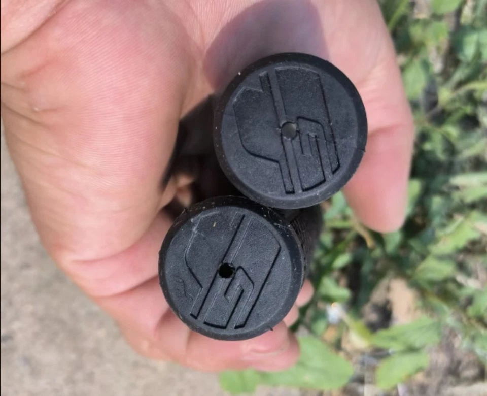 GT Bicycle handlebar grips fixed gear MTB bike grip 130mm - Image 4 of 4