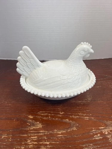 Vintage Milk Glass Hen On Nest Covered Dish With Beaded Rim White