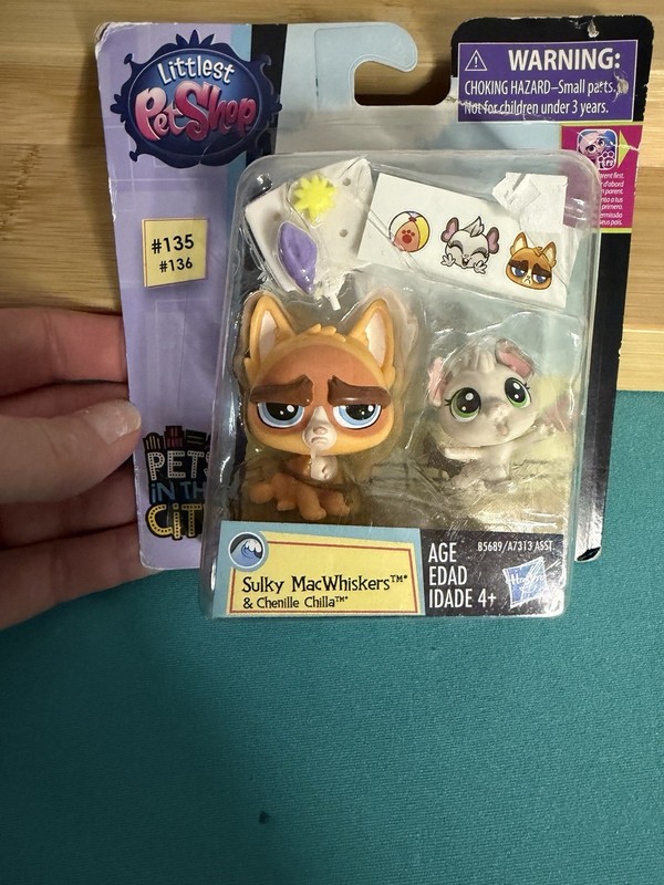 littlest pet shop NIB LPS #135 & #136 Sulky & Chenille Chilla