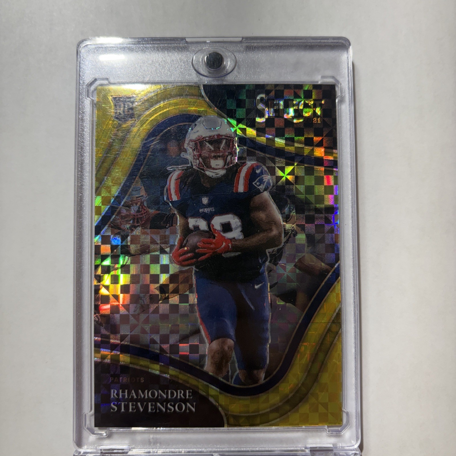 2021 Panini Select - Field Level Rhamondre Stevenson #375 Gold Prizm /10 (RC)