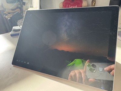 Microsoft Surface Pro 5 I5-7300U 8GB 256GB Glass schaden