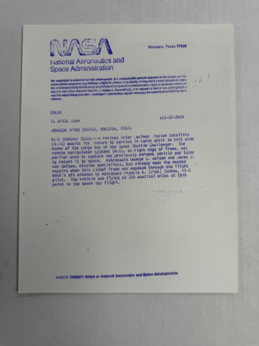 NASA STS-41C Solar Maximum Mission Satellite Repair Press Photo - Picture 2 of 2