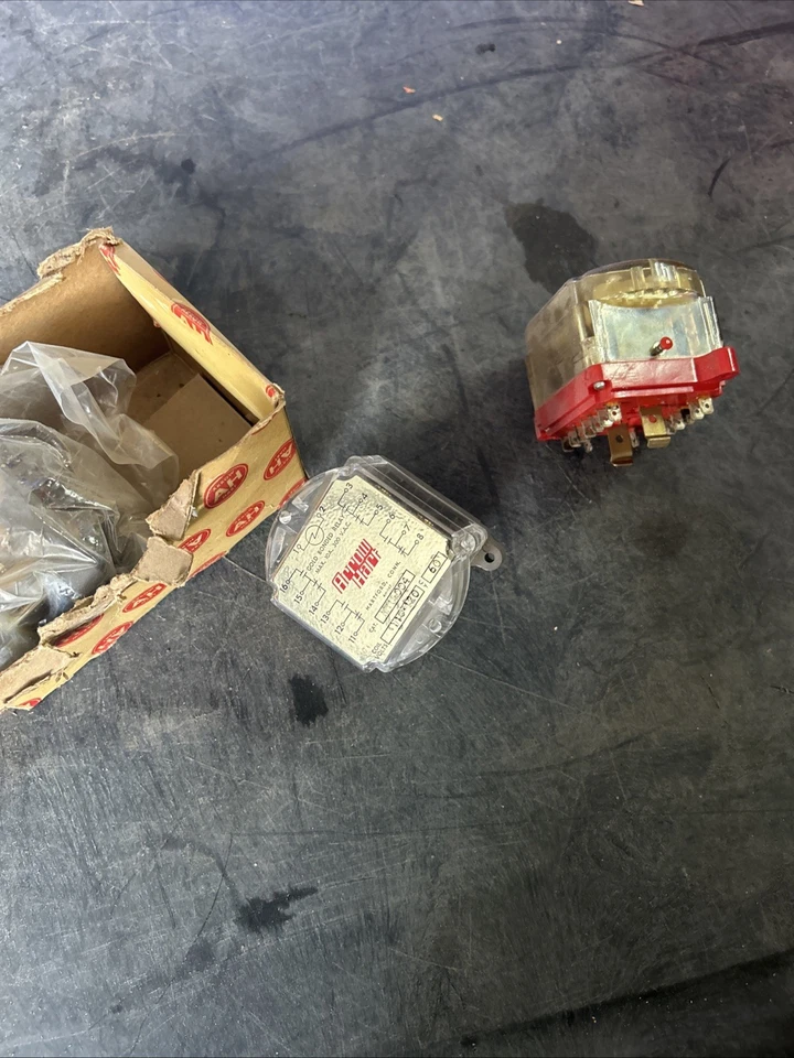 Лот из 3 ARROW HART MTU-402 48-50V NSMP ЗОЛОТОЙ СКЛЕЕННЫЙ РЕЛЕ - Изображение 4 из 4