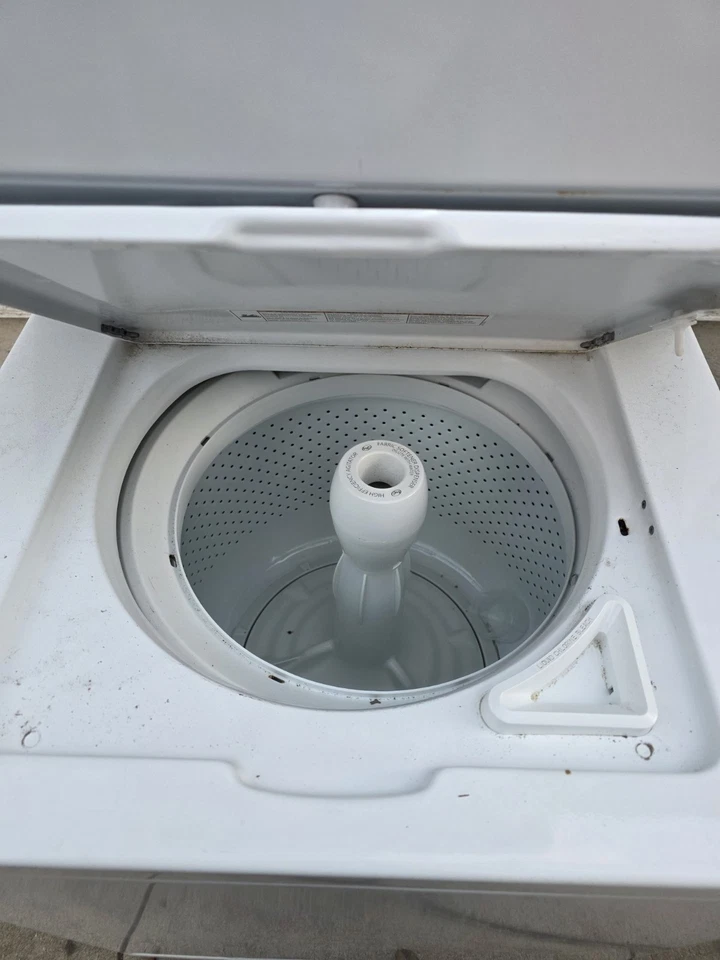 Whirlpool WET4027EWO Juego de lavadora y secadora apilable con secadora eléctrica Foto 3 de 4