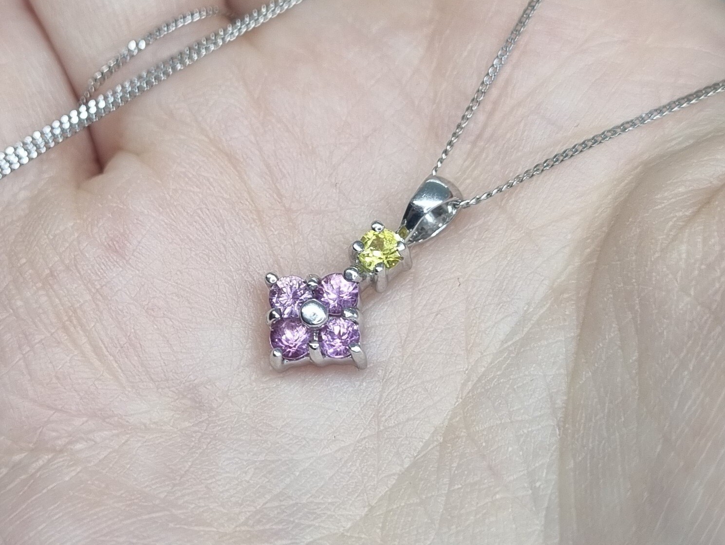 Beautiful Solid 9ct White Gold Square Drop Pendan… - image 7