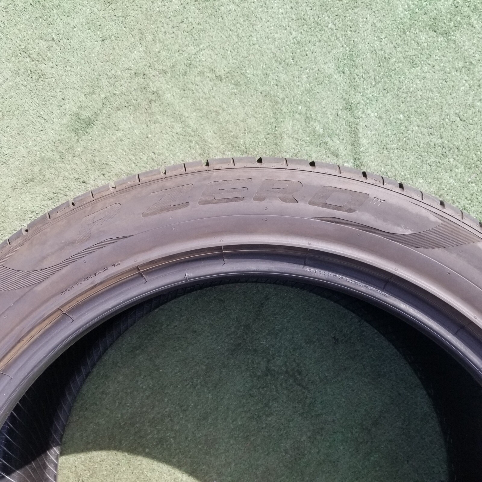 315/40R21 Pirelli P Zero PZ4 Tires 315/40ZR-21 L Lamborghini Urus Rear 60% Tread