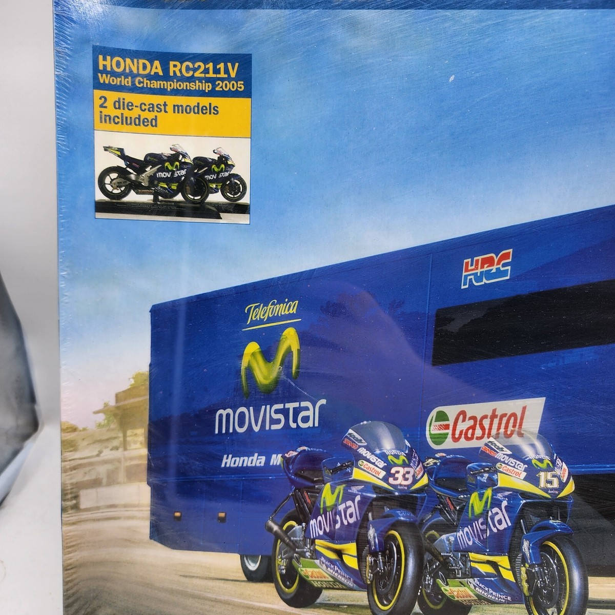 Italeri Honda Movistar Racing Team No. 3828 1:24 Truck & Trailer