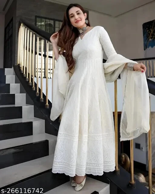 OFF WHITE Tuta Chikankari Off White Anarkali con Dupatta per Donna Abito Pronto all'uso