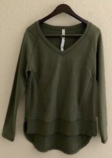 LULULEMON After Asana V-Neck Pullover Heathered Fatigue Zip Pockets Size 8 NWT