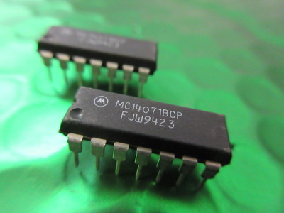 Motorola Original MC14071BCP IC-TOR ODER 4-KANAL 2-INP DIP14 UK LAGERBESTAND x5 Stck.