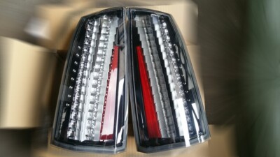 2005-2011 CADILLAC STS EURO CLEAR TAILLIGHT SET PAIR 2pcs NEW OEM GM