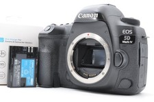 Corpo fotocamera reflex digitale Canon EOS 5D Mark IV 30,4MP quasi come nuova con caricatore dal Giappone