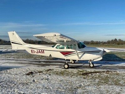 Cessna 172R EI-JAM Desk Wood Airplane New Model Large Scale 1/24